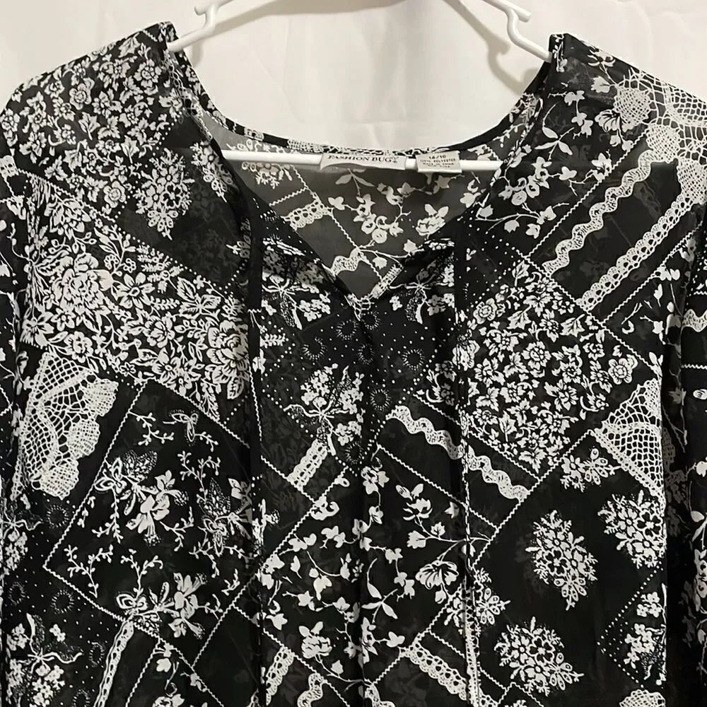 Fashion bug blouse   - Picture 2 of 6